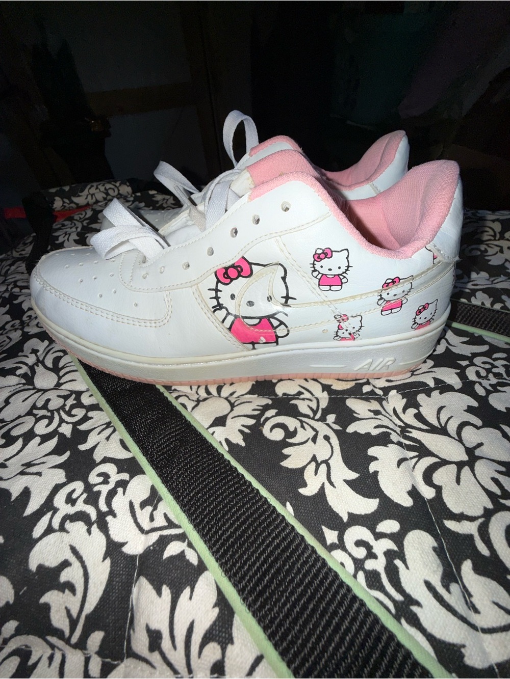 Nike Hello Kitty Sneakers with Hello Kitty Water Bottle and Love Backpack - Picture 3 of 14